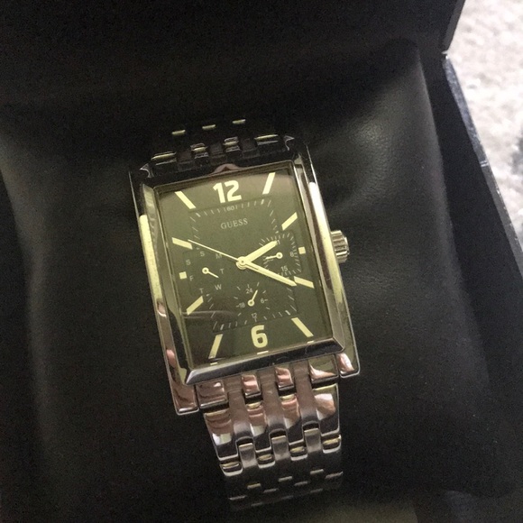 guess watch square